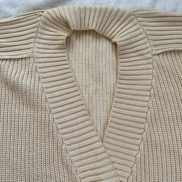 Ushatava Cream Knit Oversized Vest Unisex - Picture 4 of 10